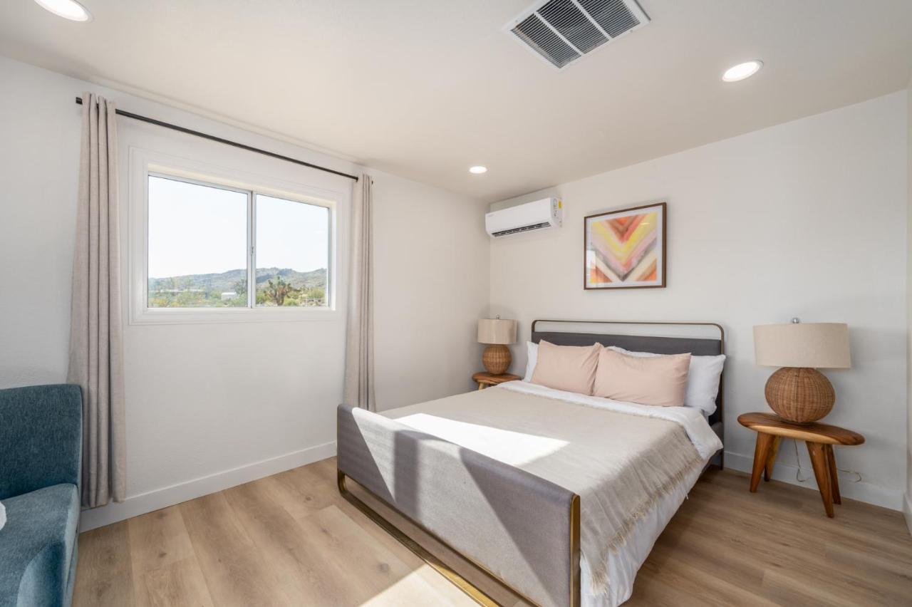 @ Marbella Lane - Rainbow House Glampers Paradise Holiday home Joshua Tree
